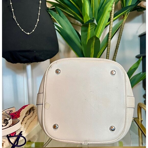 AUTHENTIC TORY BURCH WINTER WHITE LEATHER MILLER SHOULDER BAG WITH DETACHABLE ST - Picture 6 of 15